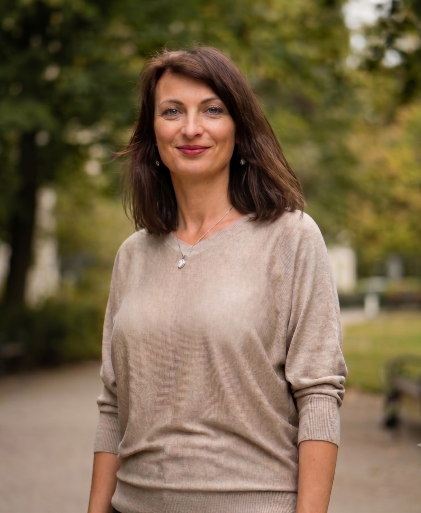 Elena Rauch, approbierte Psychotherapeutin und systemische Paartherapeutin für deutsch- und russischsprachige Online-Beratung